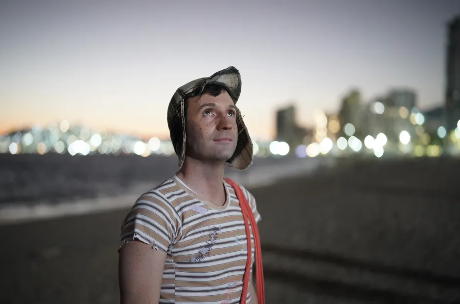 Chespirito revive: Cómo la nueva serie de Max capturó la esencia del comediante mexicano