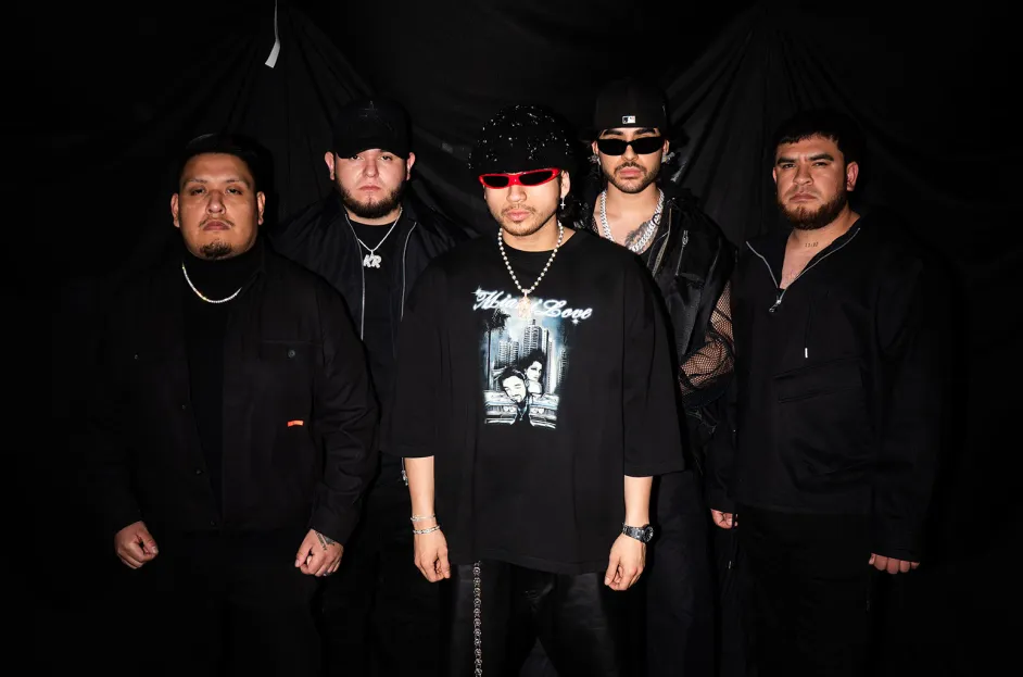 ‘Unidos nos levantamos’: Fuerza Regida, Becky G y más alzan la voz ante medidas migratorias