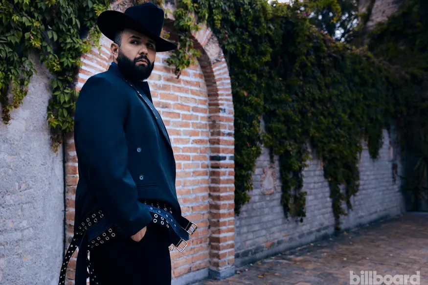 Carín León: Las mejores fotos de la sesión de portada de Billboard Español