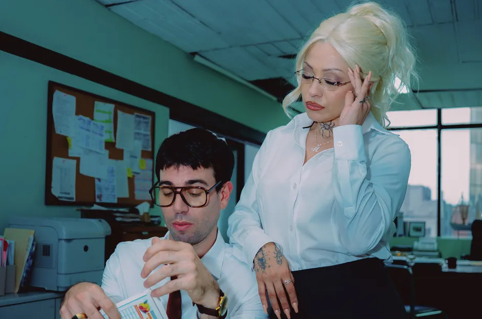 Mon Laferte y Conociendo Rusia lanzan ‘Esto Es Amor’ y más de lo mejor de la Nueva Música Latina