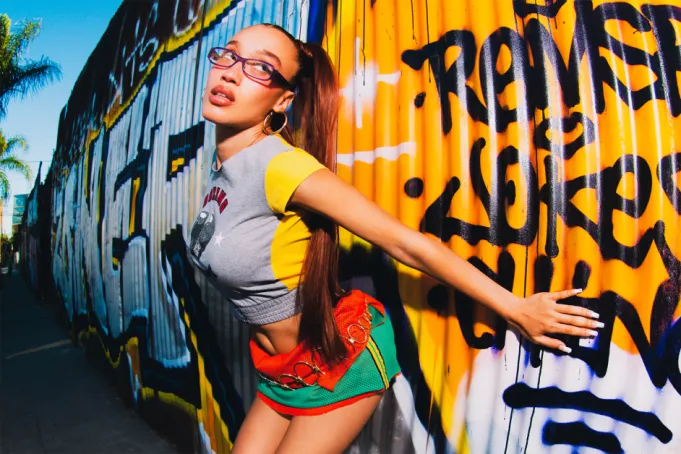 Tras polémica de himno nacional en español, NEZZA lanza su versión de estudio: ‘Se trata de honrar mis orígenes’