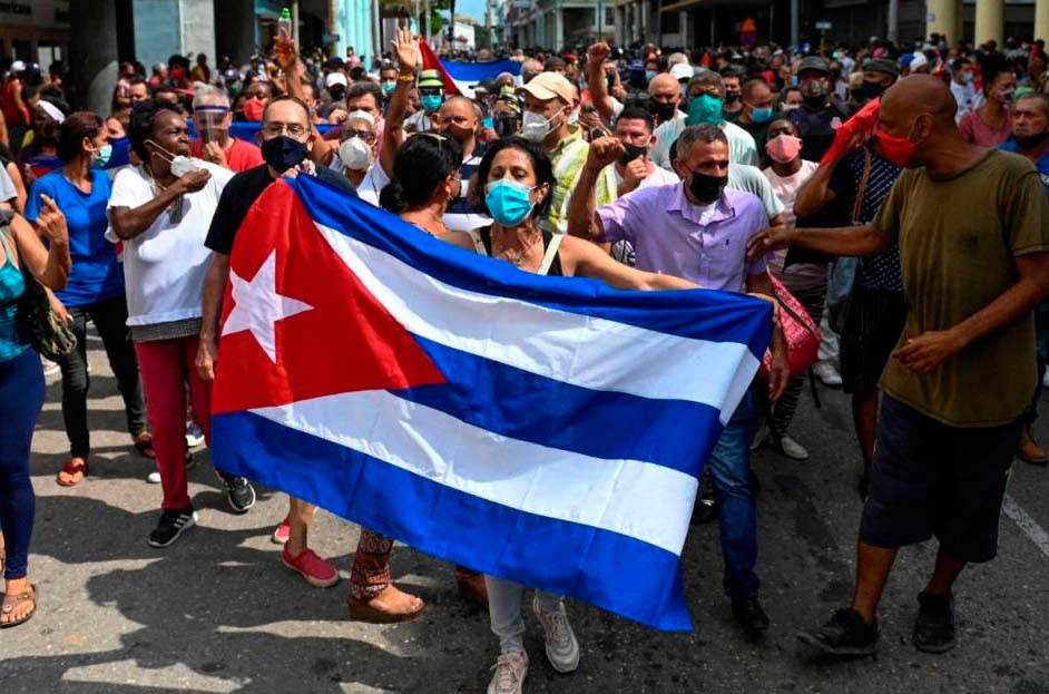 León Fernández Estrena “Yo, Patria y Libertad”: Un Himno para Cuba en el Cuarto Aniversario del 11J