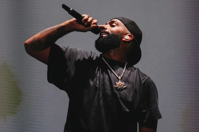 Eladio Carrión trae ‘pura energía’ y vibras Yakuzas a DON KBRN World Tour: Aquí el setlist completo