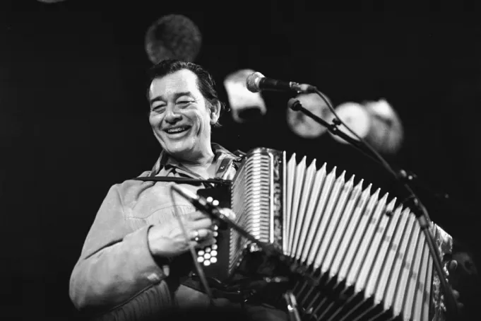 Muere Flaco Jiménez, ícono de la música tejana ganador del Grammy, a los 86 años