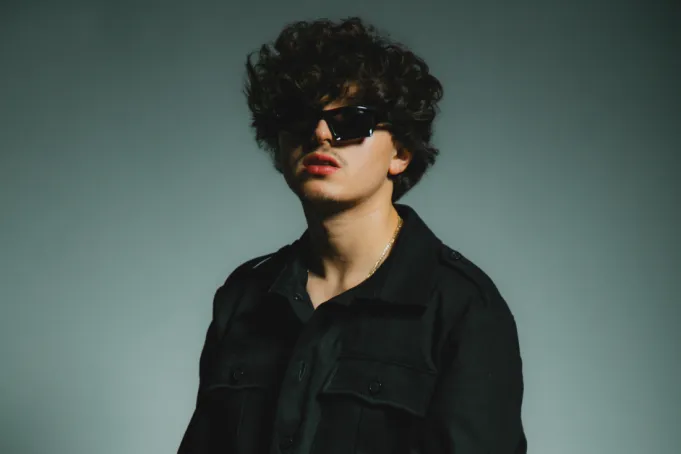 Restricciones a artistas de corridos llevan a Gabito Ballesteros a experimentar con más géneros, pero ‘nadie nos está censurando’