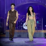 Demi Lovato y Joe Jonas reviven clásicos de ‘Camp Rock’ al abrir gira por 20º aniversario de Jonas Brothers