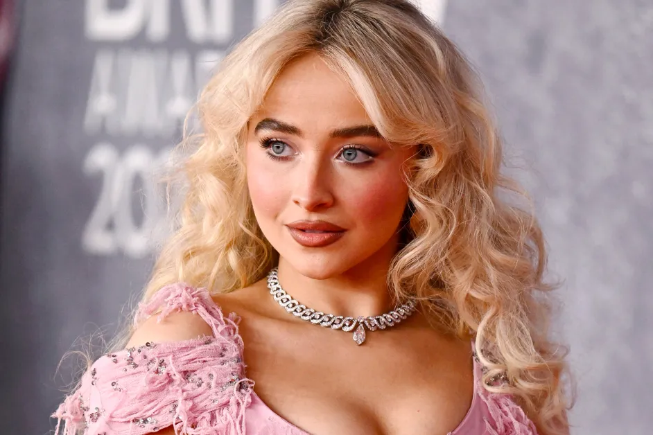 Sabrina Carpenter enciende Lollapalooza con invitado sorpresa Earth, Wind & Fire