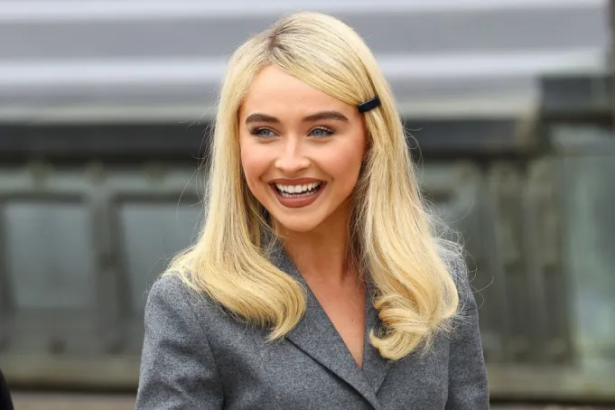 Sabrina Carpenter le da un cariño a sus fans con su nuevo álbum, ‘Man’s Best Friend’: Escúchalo aquí