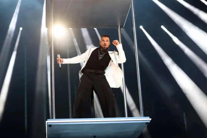 Ricky Martin recibe el primer Latin Icon Award en los VMAs de MTV 2025: ‘Soy adicto a sus aplausos’