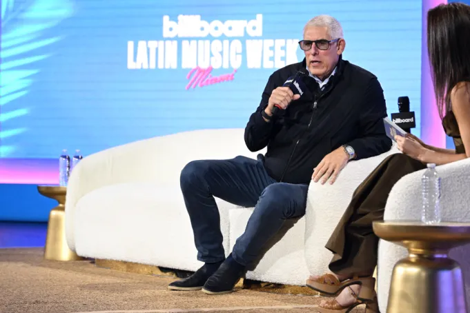Lyor Cohen habla sobre IA y el potencial de la música latina en Latin Music Week 2025: ‘Ser un verdadero artista lleva tiempo’