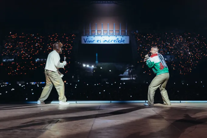 Bad Bunny y J Balvin se reconcilian en show final en México: ‘Estábamos esperando el momento perfecto’