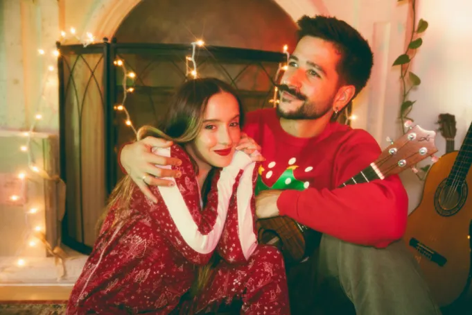 11 nuevas canciones de Navidad para tu playlist: Camilo, Thalia y más
