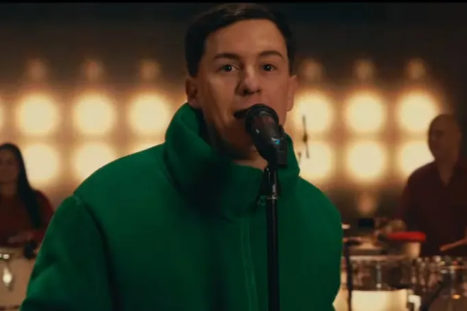 El alegre aguinaldo ‘Para el Año Nuevo’ de Guaynaa, y más de lo mejor de la Nueva Música Latina