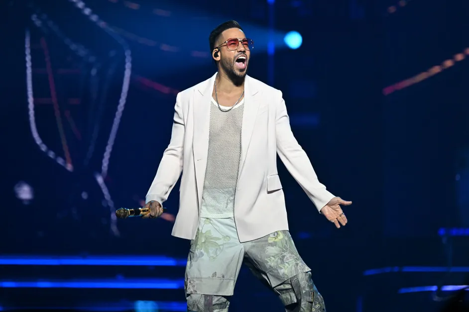 Romeo Santos extiende su récord de No. 1s en la lista Latin Airplay