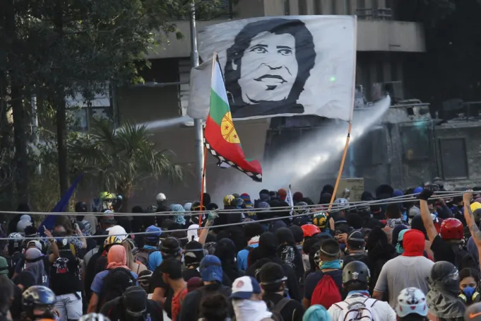 Bad Bunny rinde homenaje al fallecido Víctor Jara y más momentos inspiradores