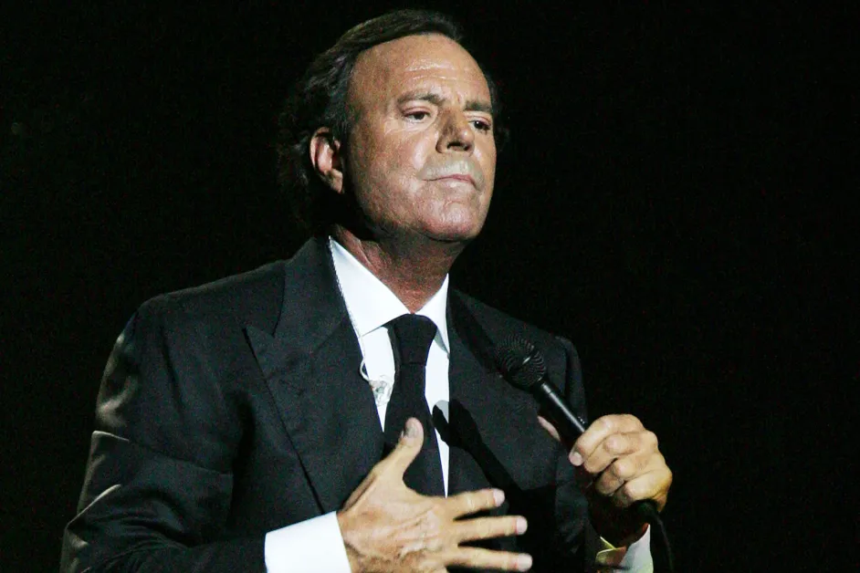 Julio Iglesias responde a acusaciones: ‘Niego haber abusado, coaccionado o faltado el respeto a ninguna mujer’